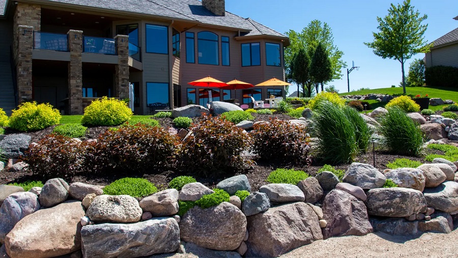 Seasonal Landscaping